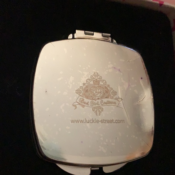BAD GIRL COUTURE  MIRROR COMPACT IN BOX - Picture 5 of 13